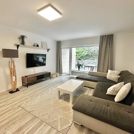 Moderne, Stilvolle, Ruhig Gelegene Souterrain *